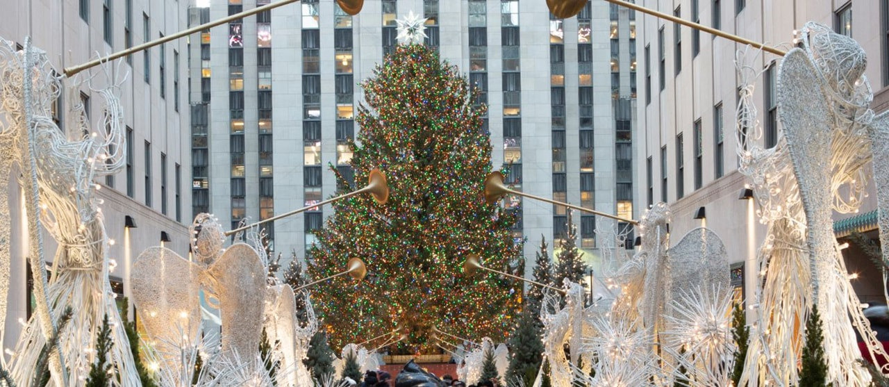 Rockefeller Center Christmas Tree Daytime 1380X600px Customsize (1)